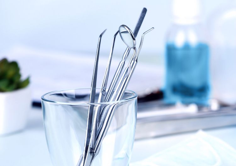 歯科医院内　治療器具